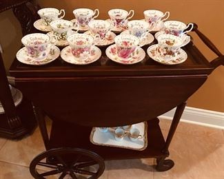 Super Sweet Mahogany Drop Leaf Rolling Tea Cart with Removable Serving Tray! Very Old!❤️