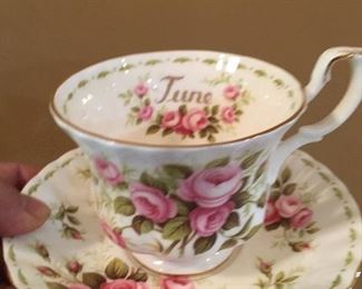 Royal Albert, Bone China June Flower of the Month Series
“Roses”