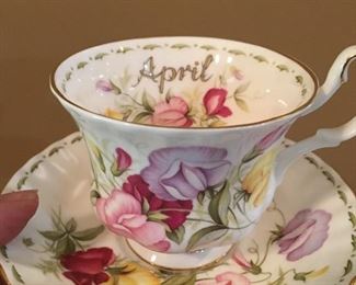 Royal Albert, Bone China April
Flower of the Month Series
“Sweet Pea”