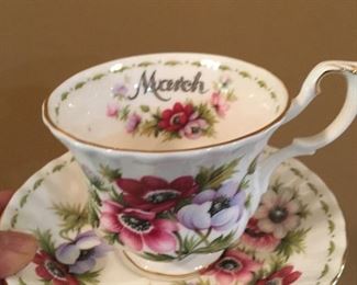 Royal Albert, Bone China March
Flower of the Month Series
“Anemones”