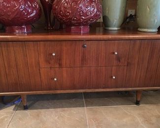 Midcentury “Lane” Trunk
Cedar Lined!!!🙌