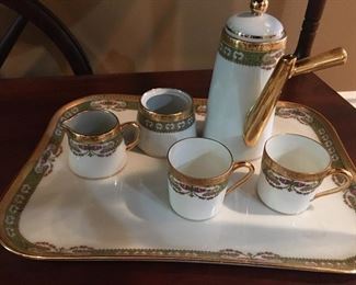 Sweet Legle Porcelaine d’Art
Limoges France Chocolate 7pc Set
So Elegant!!!❤️