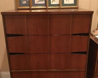 Mid Century Bassett Chest of Drawers with (4) Roomy Drawera