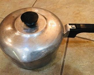 Vintage Wagner Ware Magnalite Stock Pot with Lid
#4683
