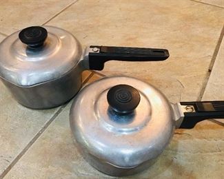 Vintage Wagner Ware Magnalite Small Sauce Pans with Lids
#4681 and #4680