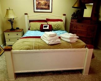 Thomasville bedroom set, queen bedroom set, 2 nightstands 