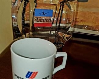 United Airlines, coffee mug 