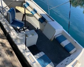 READ DESCRIPTION Perfect little boat if you live on the lake