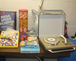 VINTAGE GAMES AND GE PORTABLE RECORD PLAYER