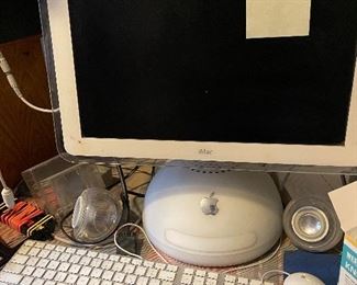 Vintage iMac computer for repair 