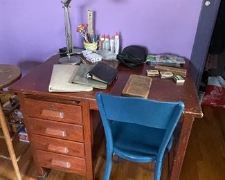 Small desk with lamp and chair 