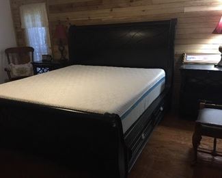 AspenHome Sleigh Bed