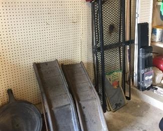 Vehicle storage rack