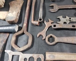 Rail road wrenches 