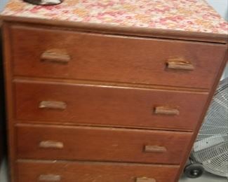 Chest of drawers 