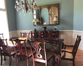 Thomasville Dining table...6 chairs and 2 arm chairs