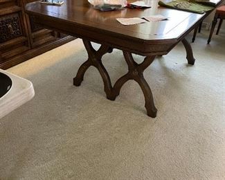 GREAT DINING ROOM TABLE WITH 6 CHAIRS