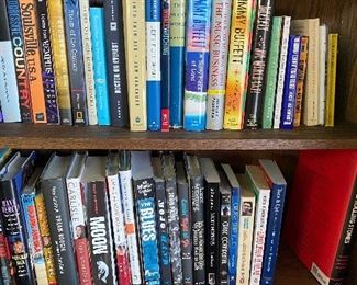 Lots of great reading here, we have a ton of great books. Music, rock ‘n’ roll, cooking, novels and collection by Jimmy Buffett
