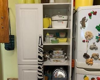 Tupperware, Pyrex, Kitchen Items