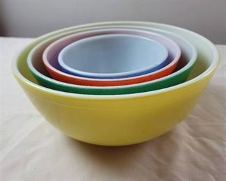 4pc Set Pyrex Primary Colored Mixing Bowls - No Chips