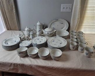 Villeroy & Boch Country Collection China - 70 pcs