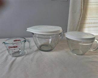 Pampered Chef Measuring pitchers with lids and pyrex measuring cup
