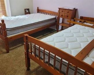 Twin Size Bunkbeds