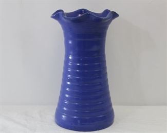 Rare 1930s Bauer Ruffled Rim Ringware Vase
