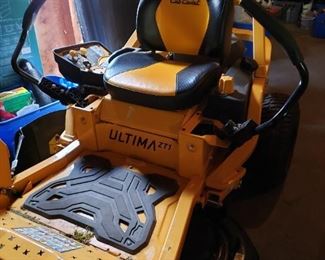 Zero turn lawn tractor