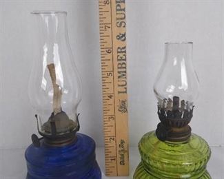 2 mini oil lamps with colored bases