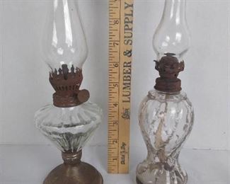 2 mini oil lamps