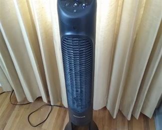 Honeywell QuietSet oscillating whole room tower fan