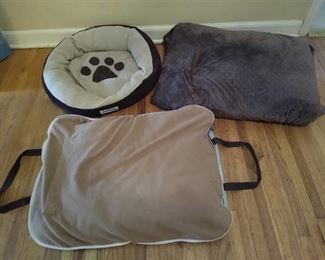 3 dogs beds