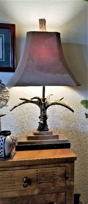 Great sculptured art lamp.