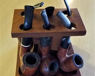 More pipes and pipe holder.