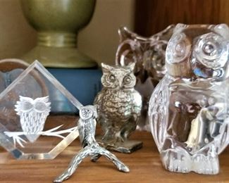 Collection of glass owls.