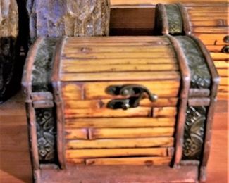 Treasure chest box