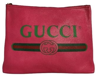 Pouch Gucci Portfolio Clutch
-Pink/Green Grained Calfskin Leather
-Gold Hardware
-31cm x 1cm x 24cm
-AAP6614