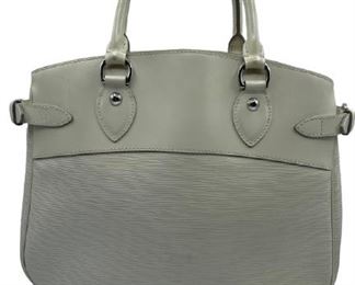 -Shoulder Bag Louis Vuitton Ramatuelle
-Vanilla EPI Calf Leather
-Golden Brass
-21*28*6cm
-AAP6026