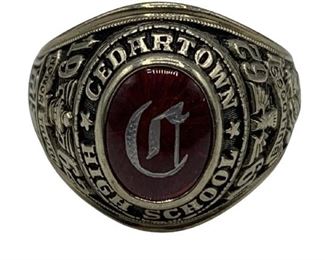 VTG 1962 10 K WHITE GOLD CLASS RING
-SZ 6
-7.8 G
-VERY GOOD CONDITION
-DP5721