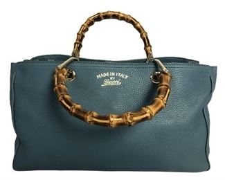Shoulder Bag Gucci Bamboo Shopper Tote
-Blue Grained Calf Leather
-Bamboo Handle
-Gold Hardward
-33cm x 20cm x 12cm
-AAP8222
Luxury women's accessories, ladies handbags, luxe designer purses, high fashion accessory, fashion styles and trends
