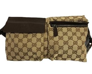 Waist Bag Gucci Pouch
-Beige/Brown Monogrammed Canvas
-Ruthenium Hardware
-19cm x 15cm x 2cm
-AAP7853
