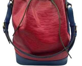 Shoulder Bag Louis Vuitton Noe
-Tricolor Epi Blue/Red/Green Calfskin Leather
-Golden Brass Hardware
-27cm x 34cm x 16cm
-AAP8908
Luxury women's accessories, ladies handbags, luxe designer purses, high fashion accessory, fashion styles and trends