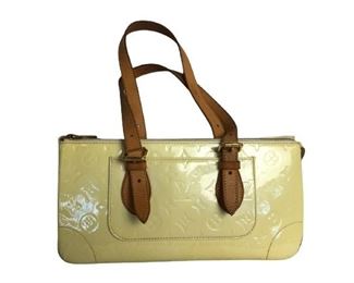 Luxury women's accessories, ladies handbags, luxe designer purses, high fashion accessory, fashion styles and trends
Citrine Monogram Vernis Calfskin Leather w/Vachetta
-Golden Brass Hardware
-32cm x 14cm x 14cm
-AAP8889