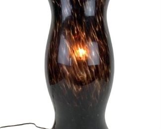 LARGE VINTAGE MURANO STYLE TORTOISE SHELL HURRICANE GLASS LAMP ON WOOD BASE
- 20.5" X 8.5" APPROX
-VERY GOOD CONDITION