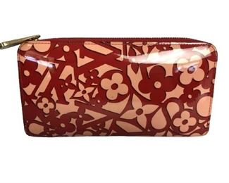 Luxury women's accessories, ladies handbags and wallets, luxe designer purses, high fashion accessory, fashion styles and trends
-Pink/Red Sweet Monogram Vernis Calfskin
-Golden Brass Hardware
-19.5cm x 10cm x 2cm
-AAP8422