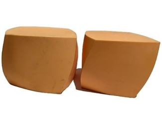 PAIR OF FRANK GEHRY FOR HELLER ORANGE CUBE SIDE TABLES | MID MOD MID CENTURY MODERN DESIGNER ARCHITECT INDOOR OUTDOOR VINTAGE FURNITURE COLLECTOR
-17" X 19" X 19" EACH APPROX
-VERY GOOD VINTAGE CONDITION, CONSISTENT WITH AGE AND USE, MARKS TO SIDE, WEAR
-DP5121