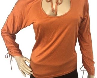 ROBERTO CAVALLI ORANGE LONG SLEEVE BLOUSE SZ 42
- TIE STRINGS ON NECKLINE AND SLEEVES
- SNAKESKIN STRIPE DESIGN ON SLEEVES
- 88% RAYON
- 12% SILK