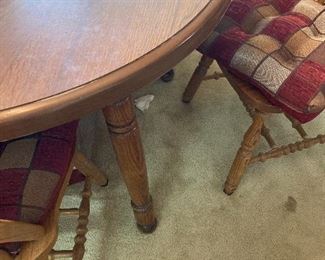 Dining room table w/chairs