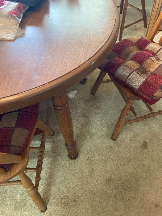 Dining room table w/chairs